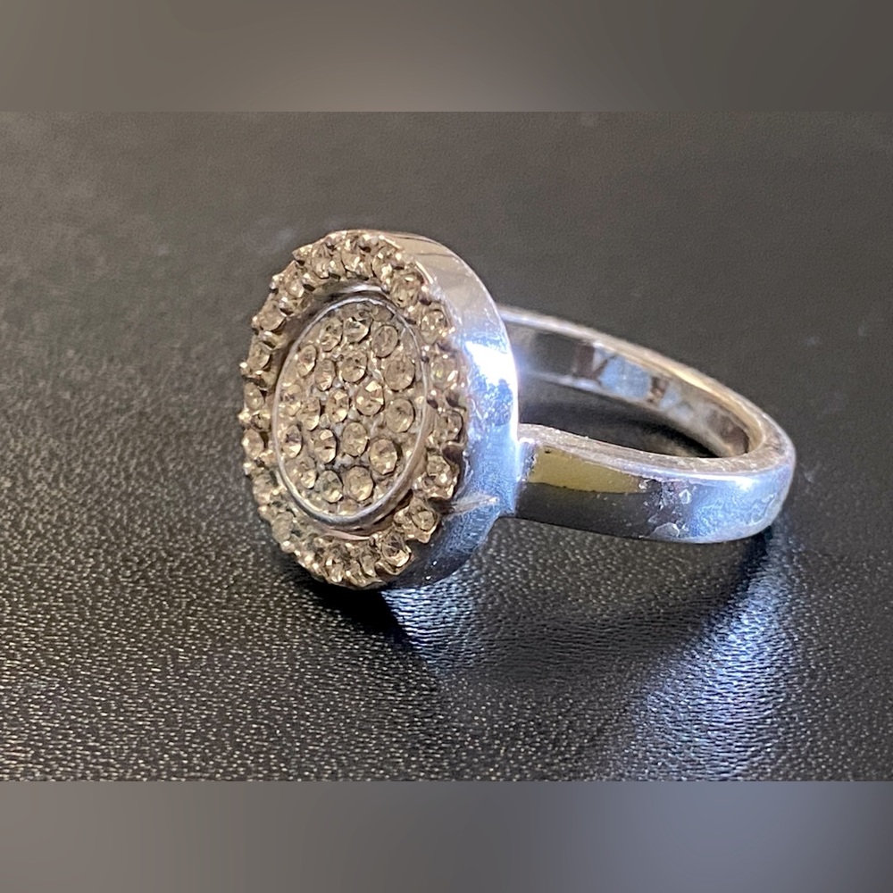 Reversible pearl and clear stone ring